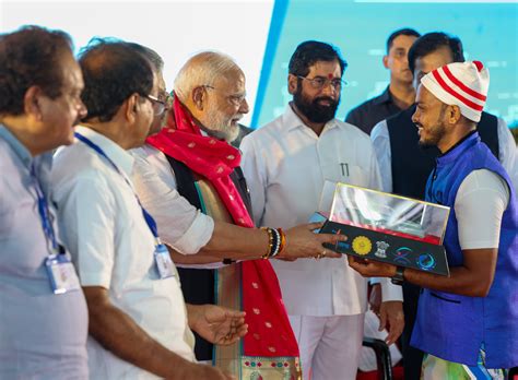 megaprojects in india|PM Modi lays foundation stone of Rs 76,000 crore Vadhvan.